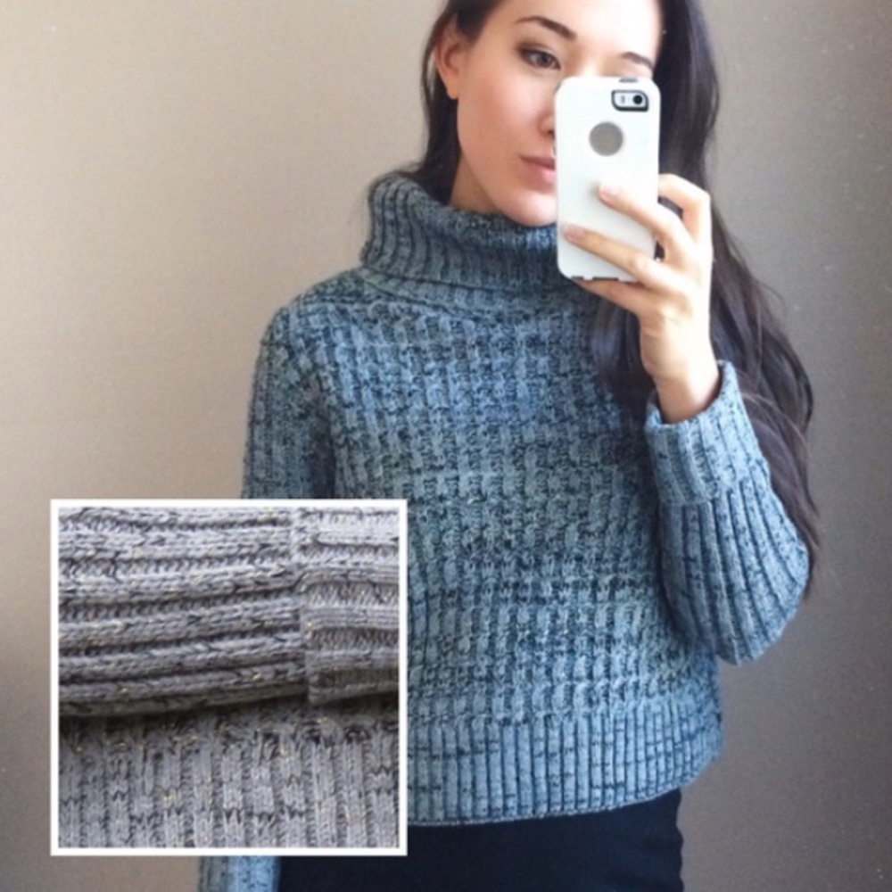 Cropped sweater - Picture 3 of 3